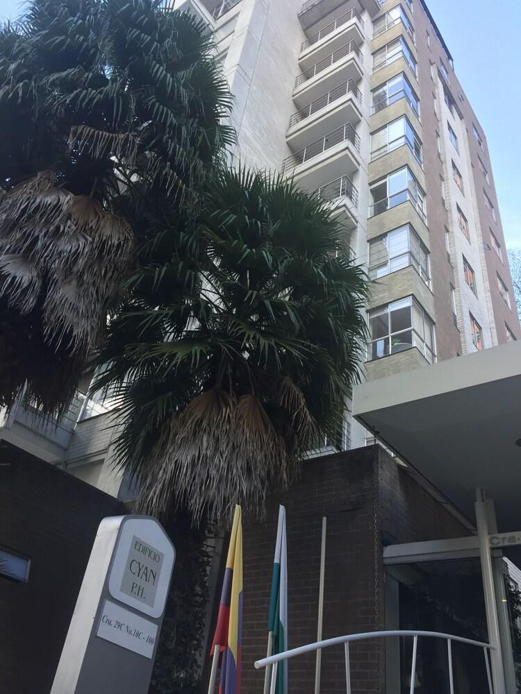Cyan Suites Poblado By Mde Bnb Medellin Bagian luar foto