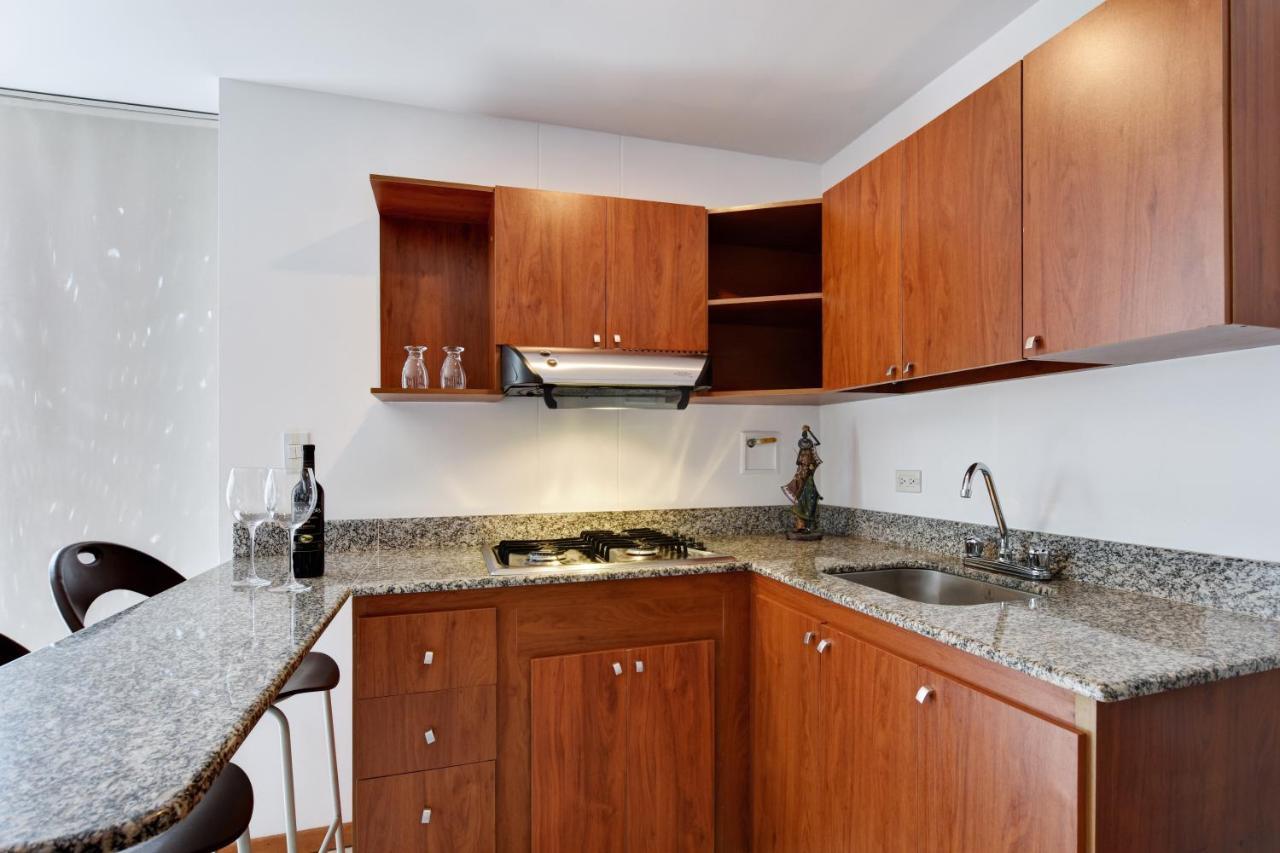 Cyan Suites Poblado By Mde Bnb Medellin Bagian luar foto