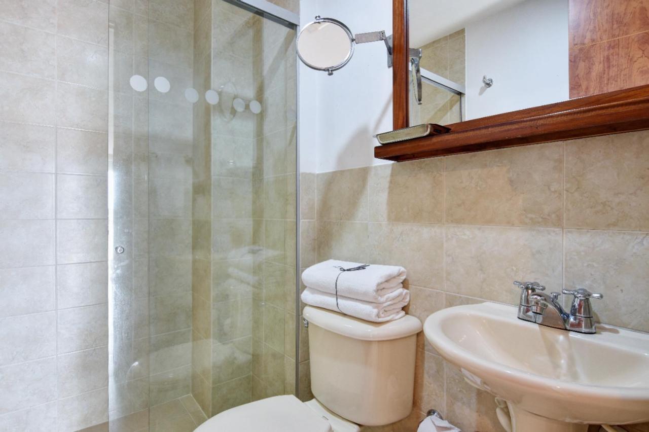 Cyan Suites Poblado By Mde Bnb Medellin Bagian luar foto