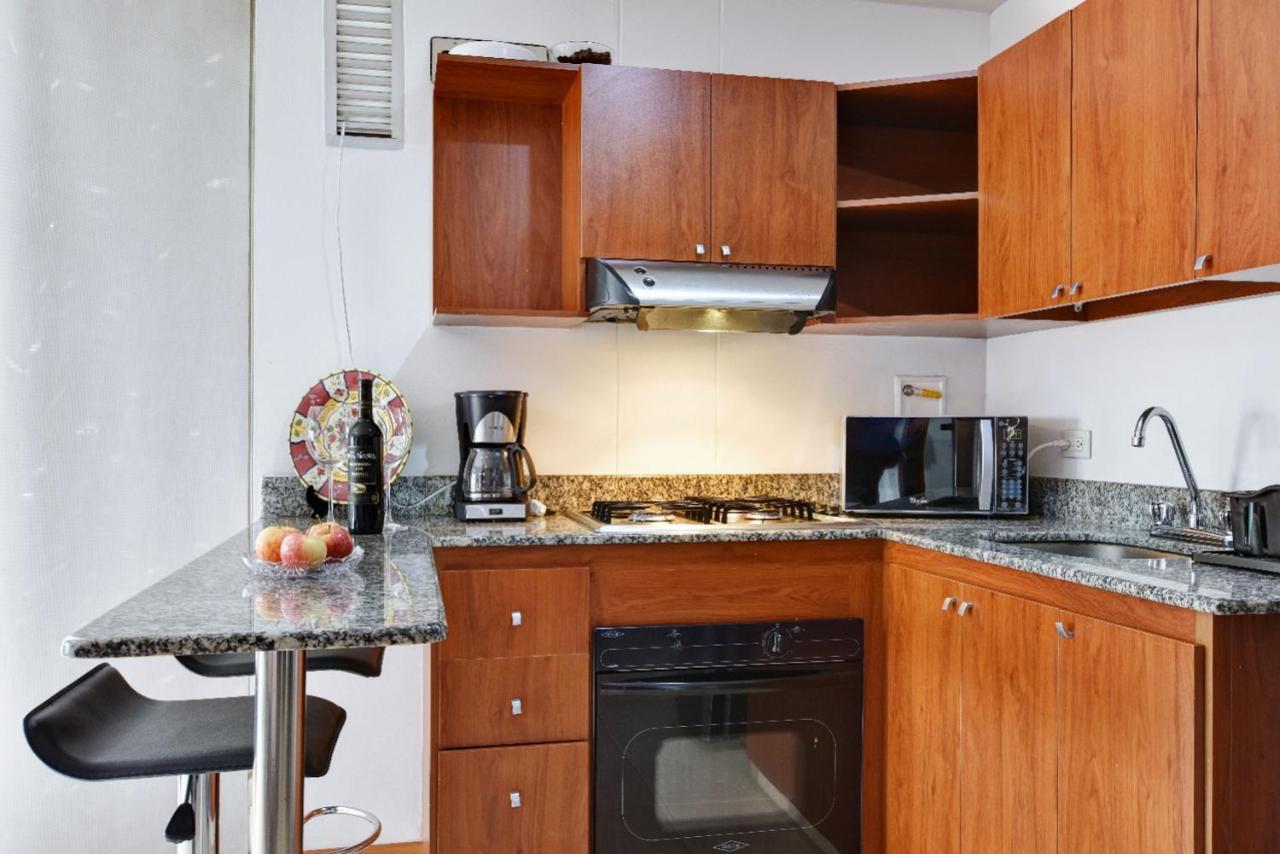 Cyan Suites Poblado By Mde Bnb Medellin Bagian luar foto