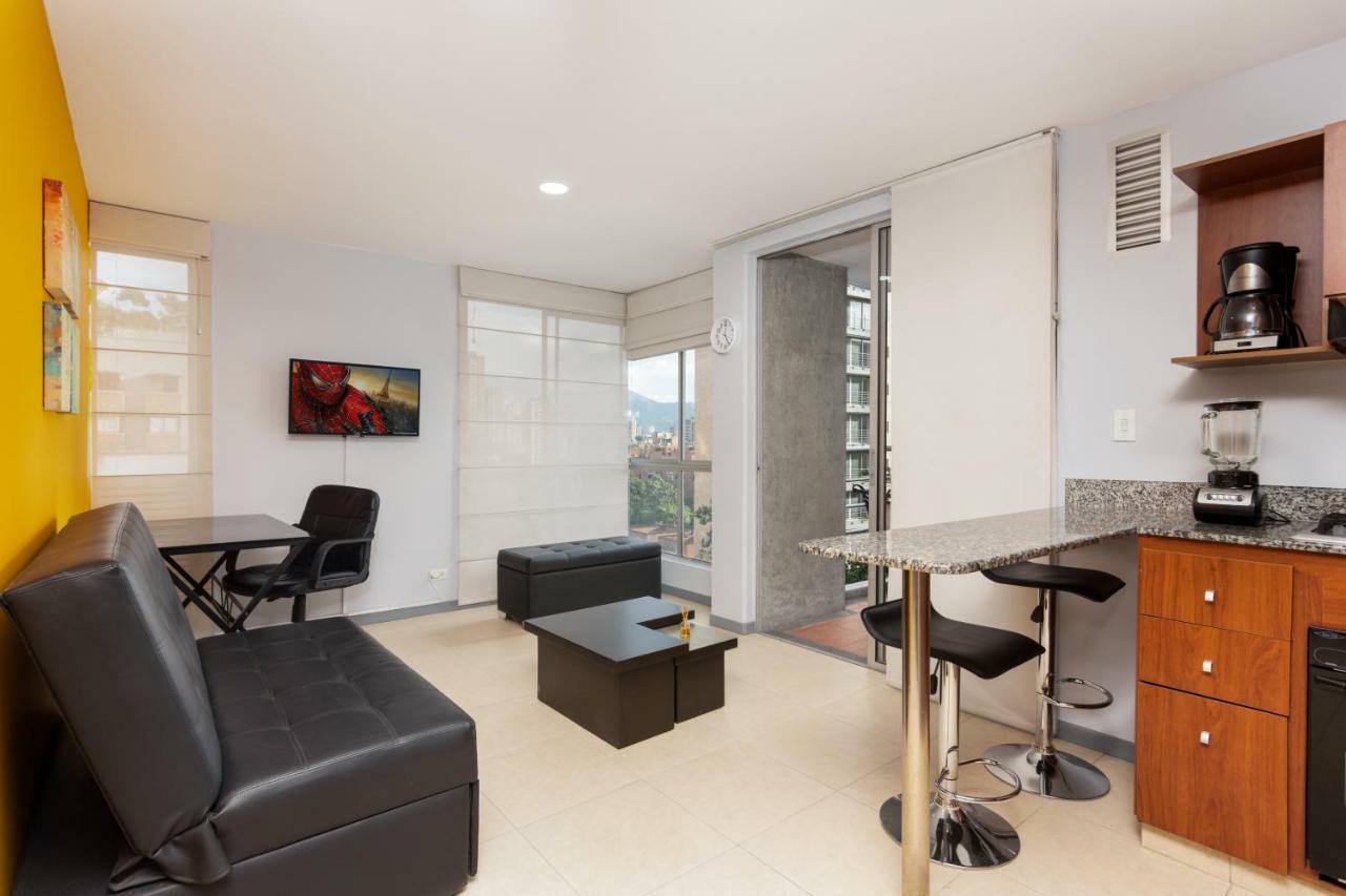 Cyan Suites Poblado By Mde Bnb Medellin Bagian luar foto