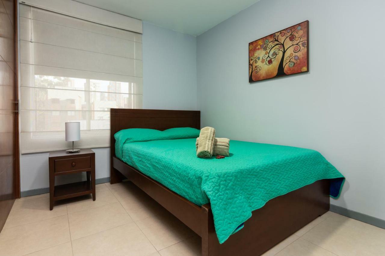 Cyan Suites Poblado By Mde Bnb Medellin Bagian luar foto